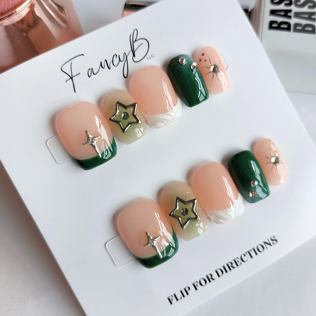 Green Stars & Dreams Nails (24pcs) - Extra Short Square