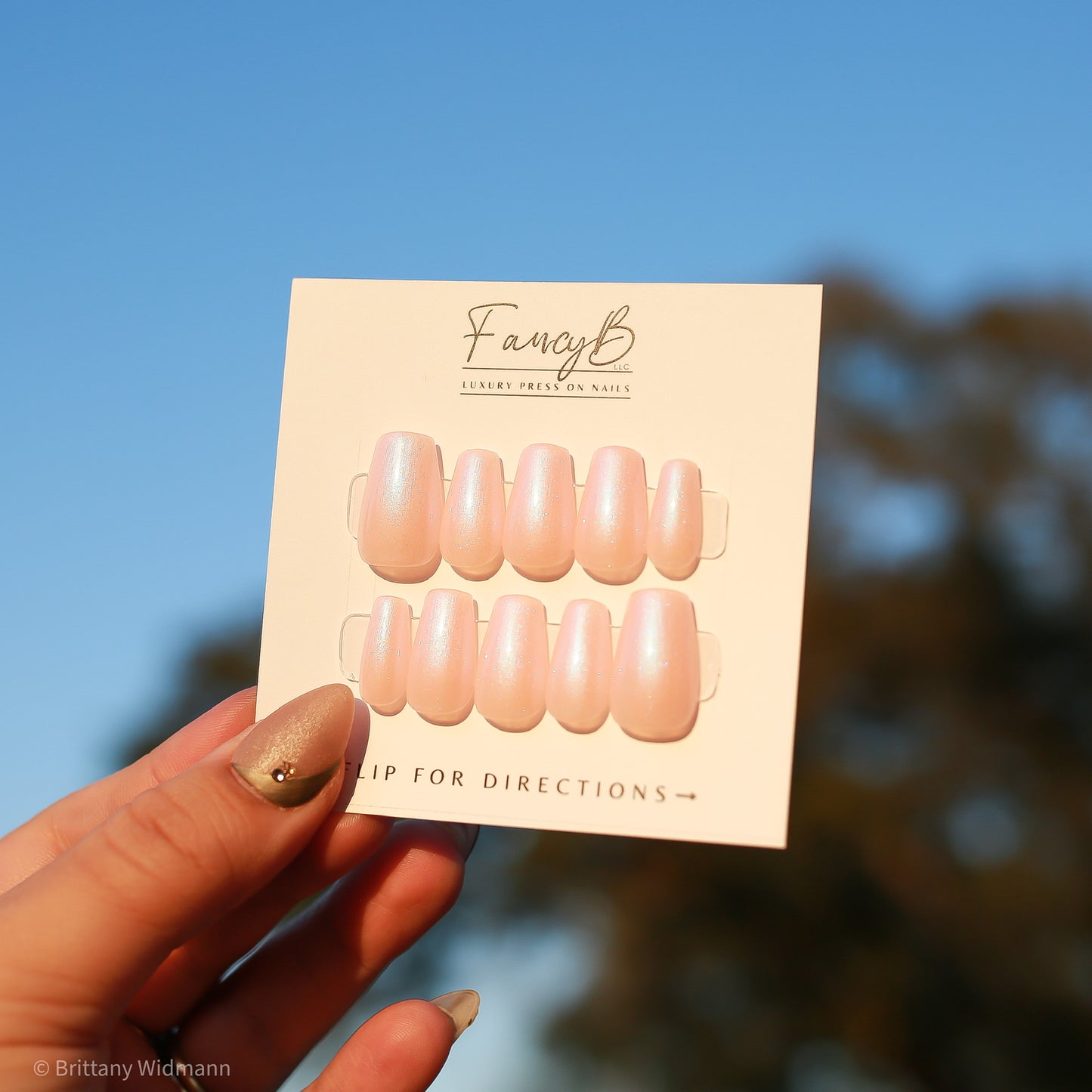 Hailey Beiber Pink Neochrome Pearlescent Glazed Donut Press on Nails in Short Coffin, Medium Coffin Brittany Widmann Photography