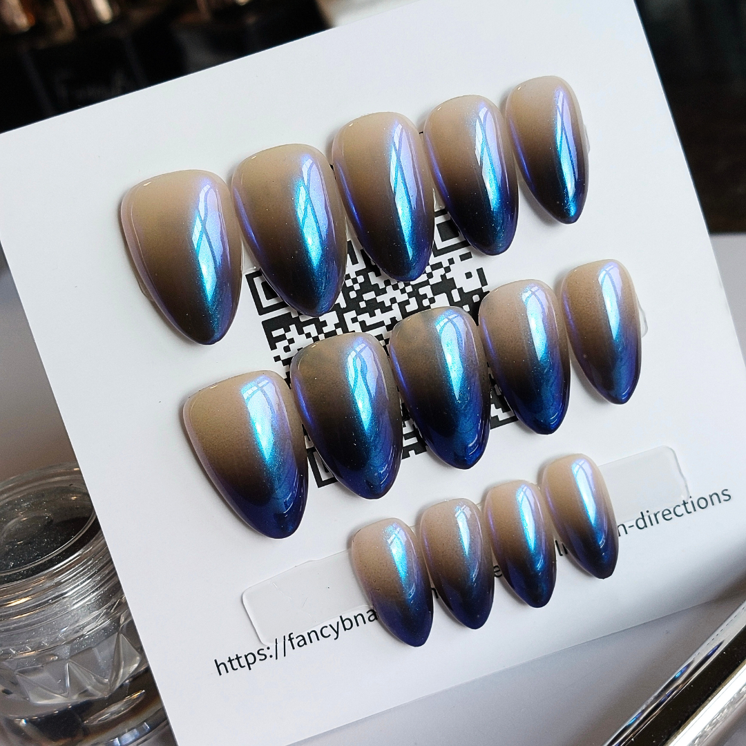 Opalescent Sapphire Ombré Nails (24pcs) - Short Almond