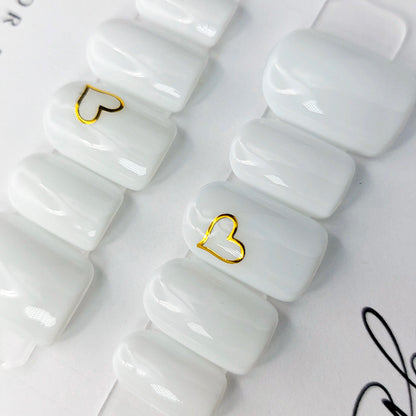 white press on nails with gold hearts, simple nail designs by fancyb nails.
