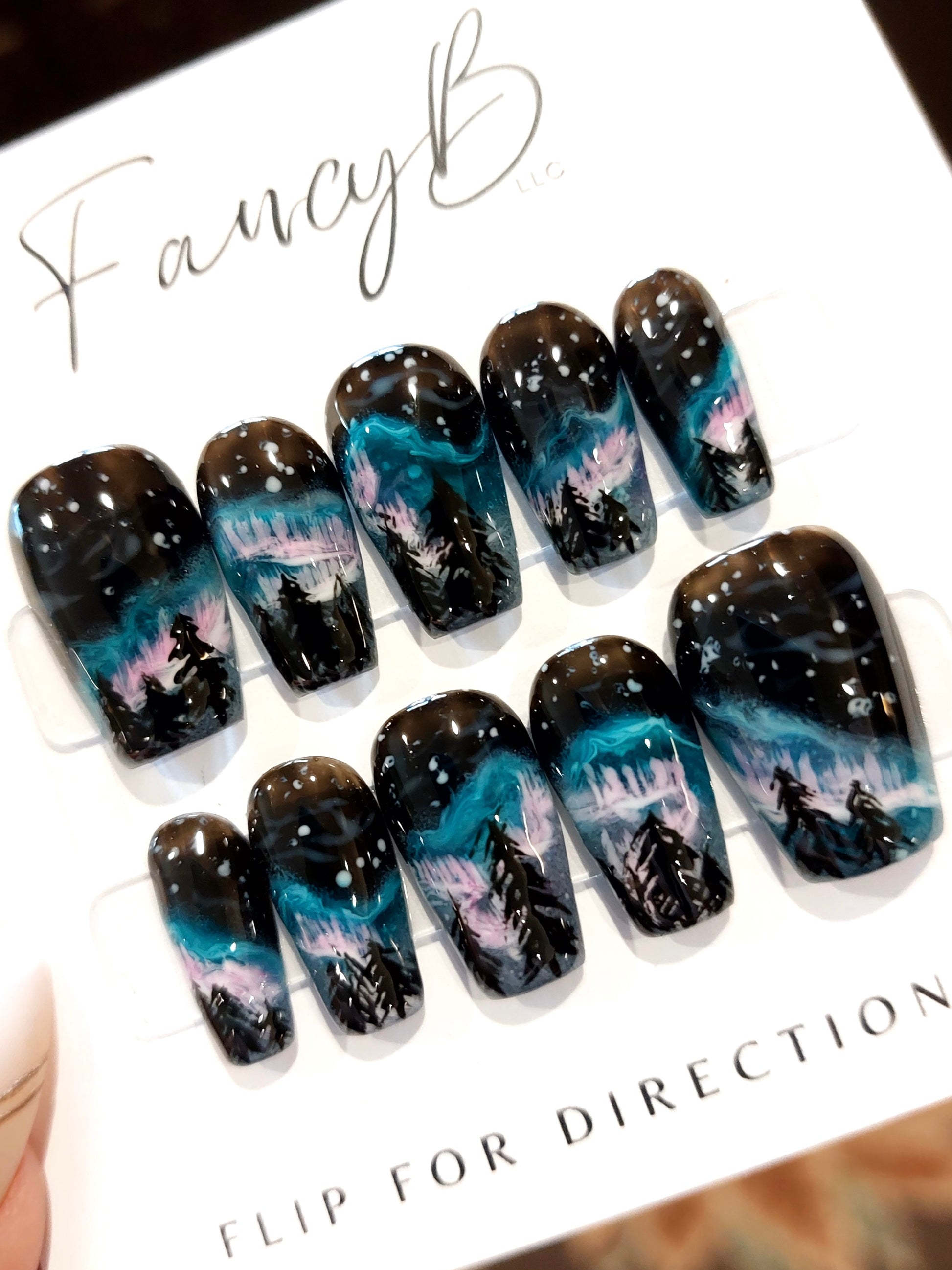 Custom press on nails, hand painted northern lights aurora borealis, galaxy starry night nails, short coffin. FancyB nails.