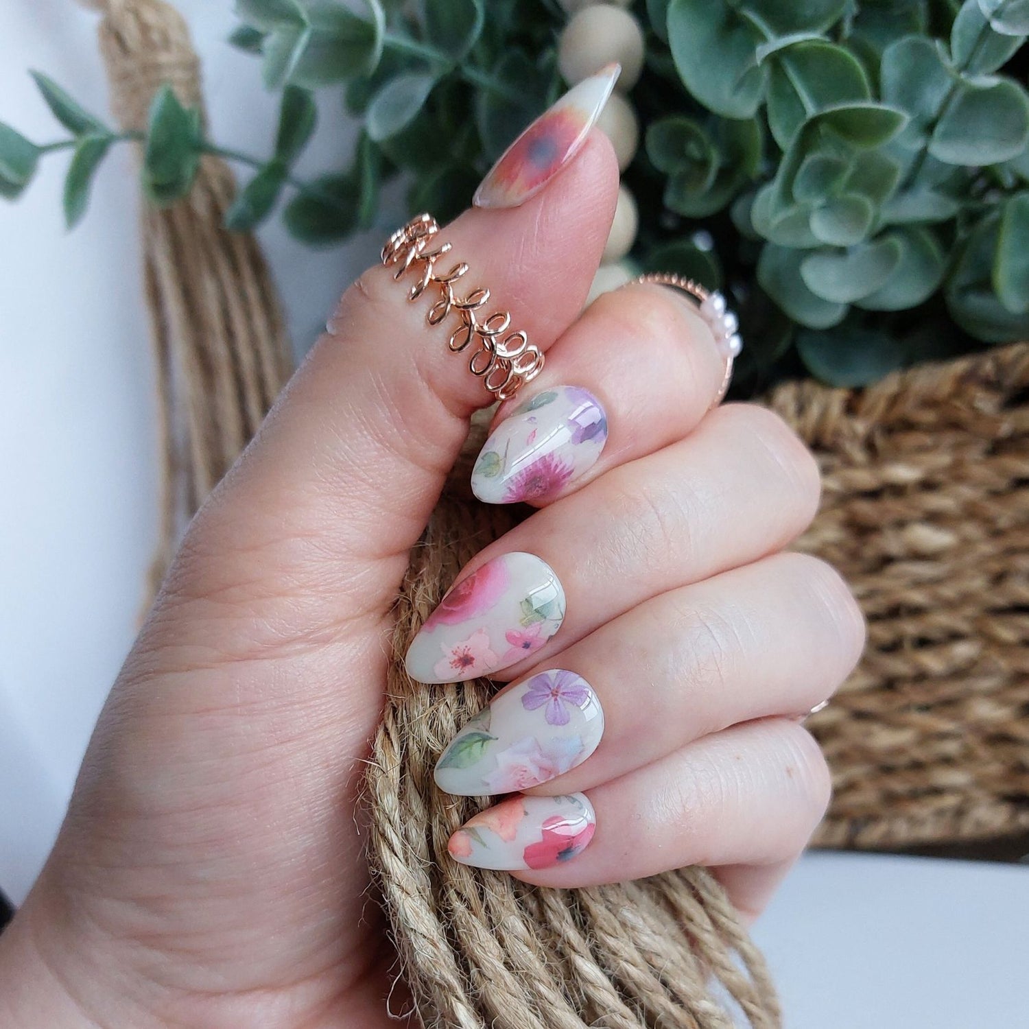 Milk Bath Press on Nails (10pcs)