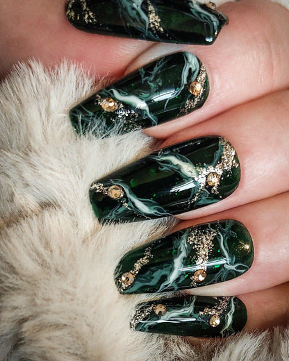 Green Marble Queen | Deep Emerald Green Press ons with Marble Designs and Glitter - FancyB Press-on Nails Durable and reusable press on nails. Durable and reusable press on nails.